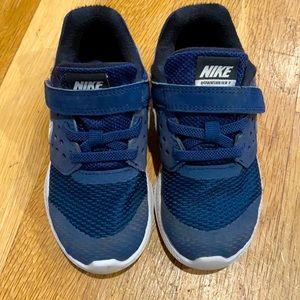 Nike Downshifter 7 shoes toddler size 9